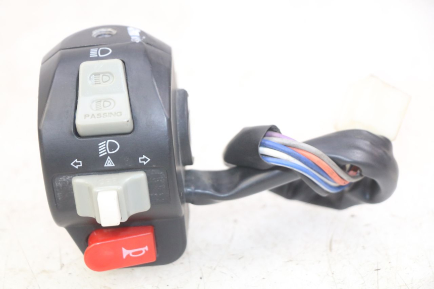 photo de INTERRUPTOR DE LUCES IZQUIERDO EFUN E2GO 1 (2017 - 2021)