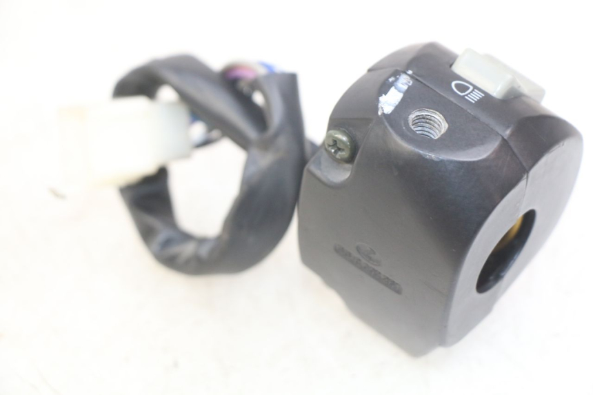 photo de INTERRUPTOR DE LUCES IZQUIERDO EFUN E2GO 1 (2017 - 2021)