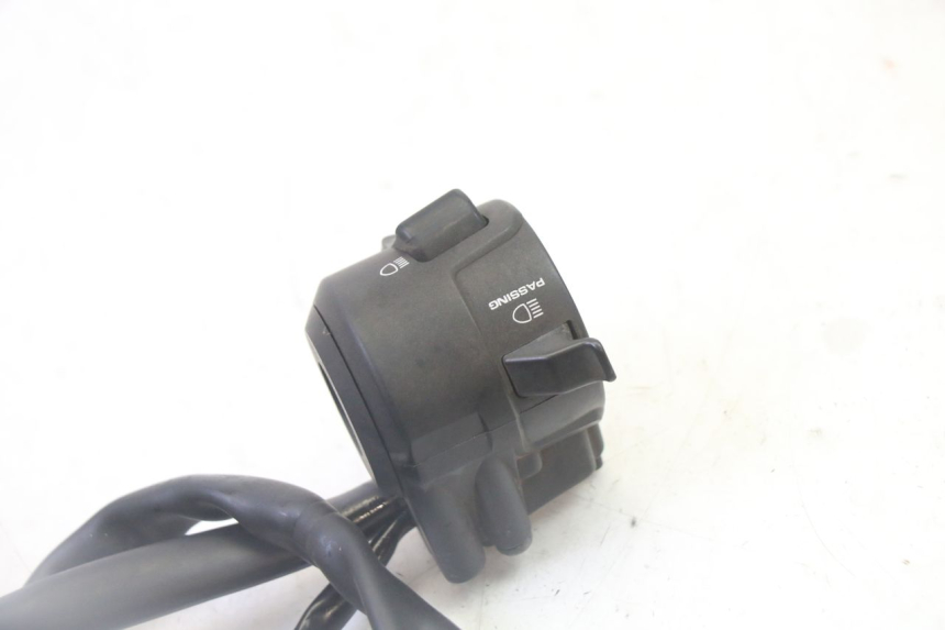 photo de INTERRUPTOR DE LUCES IZQUIERDO. HONDA FES S-WING SWING ABS 125 (2007 - 2015)