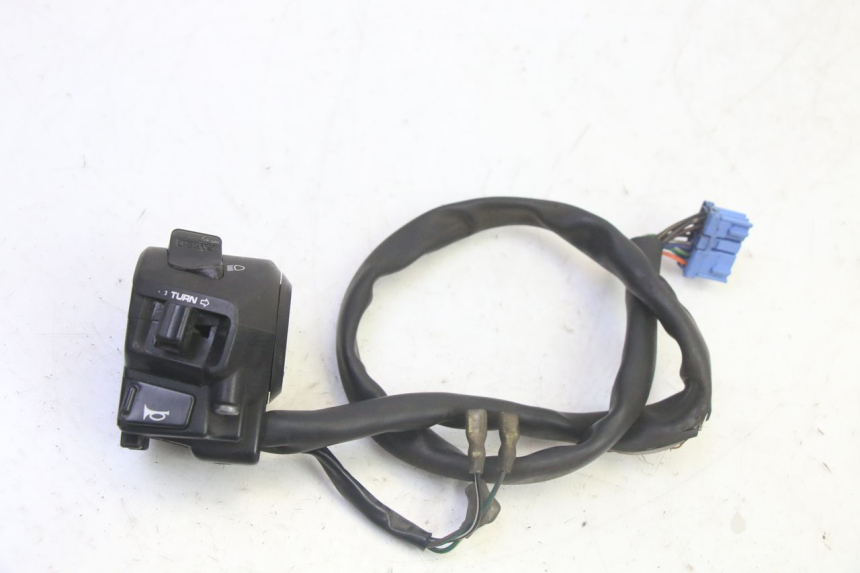 photo de INTERRUPTOR DE LUCES IZQUIERDO. HONDA FES S-WING SWING ABS 125 (2007 - 2015)