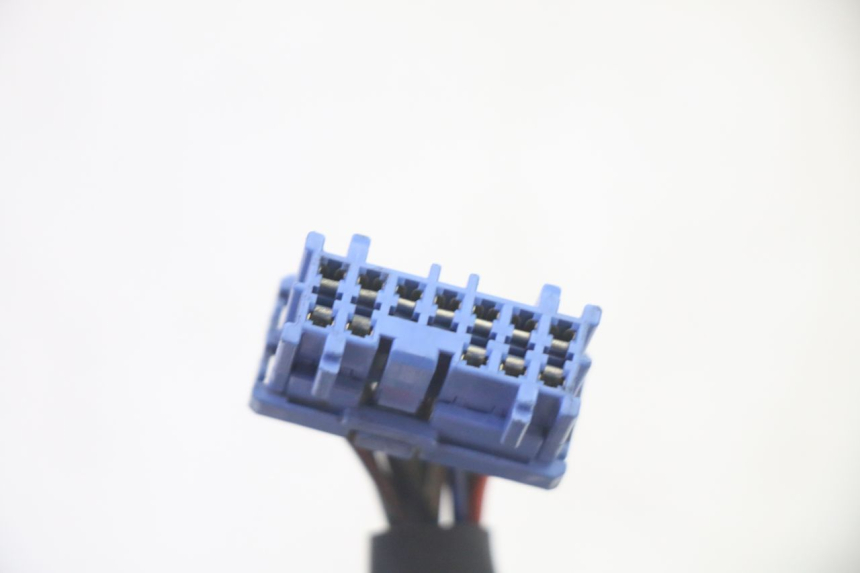 photo de INTERRUPTOR DE LUCES IZQUIERDO. HONDA FES S-WING SWING ABS 125 (2007 - 2015)