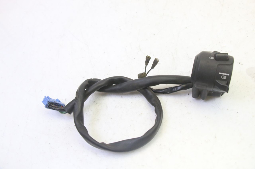 photo de INTERRUPTOR DE LUCES IZQUIERDO. HONDA FES S-WING SWING ABS 125 (2007 - 2015)