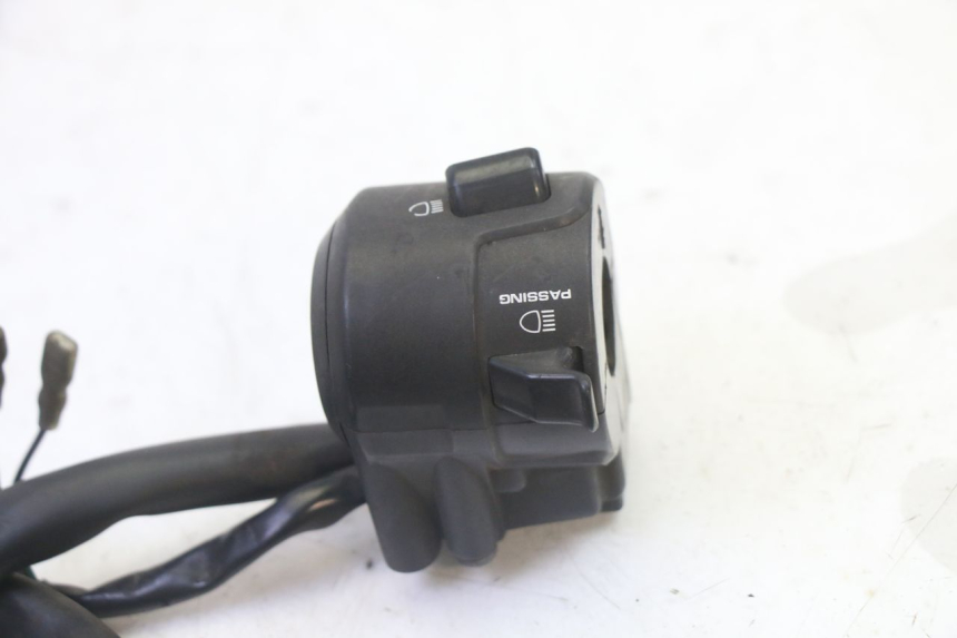 photo de INTERRUPTOR DE LUCES IZQUIERDO. HONDA FES S-WING SWING ABS 125 (2007 - 2015)