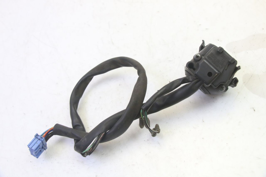 photo de INTERRUPTOR DE LUCES IZQUIERDO. HONDA FES S-WING SWING ABS 125 (2007 - 2015)