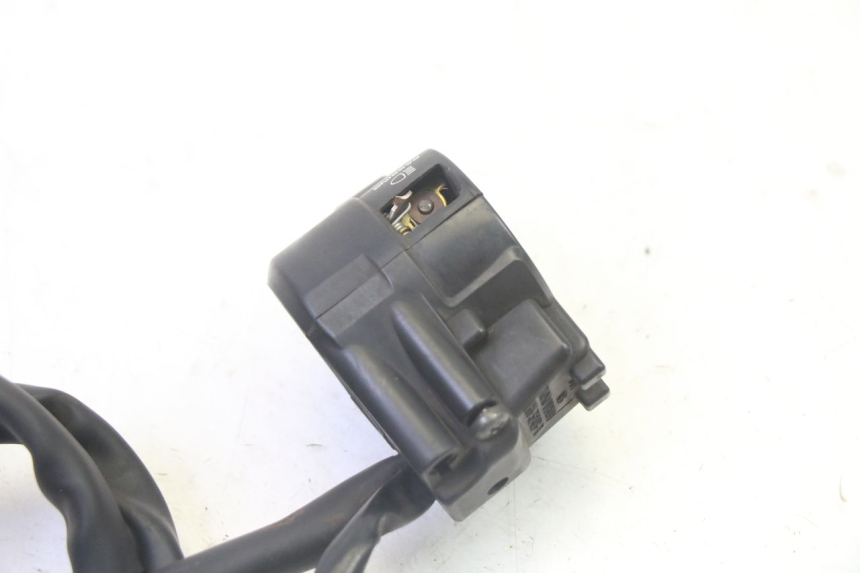 photo de INTERRUPTOR DE LUCES IZQUIERDO. HONDA FES S-WING SWING ABS 125 (2007 - 2015)