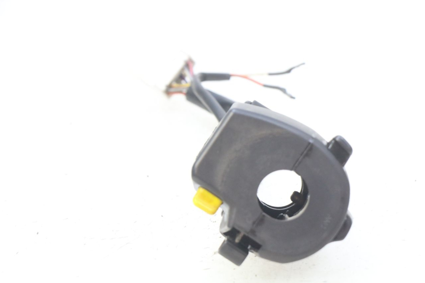 photo de INTERRUPTOR DE LUCES IZQUIERDO GILERA NEXUS 125 (2009 - 2013)