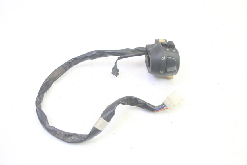 photo de CONMUTADOR IZQUIERDA SYM GTS EVO 125 (2009 - 2013) - Otra perspectiva