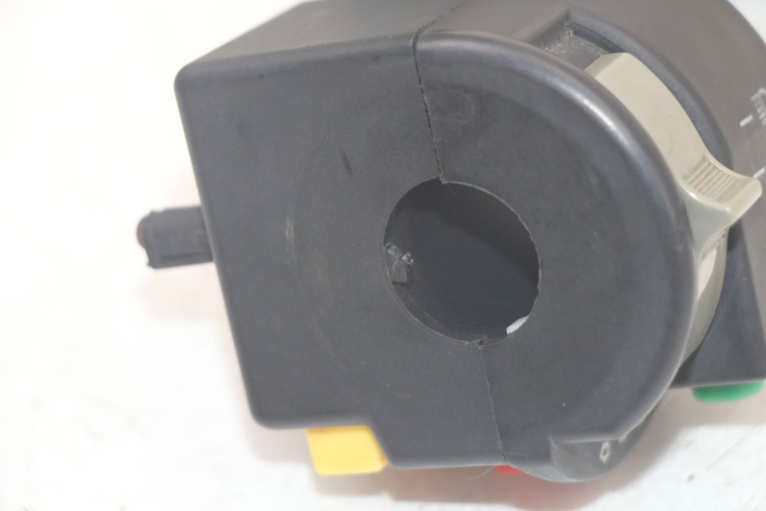 photo de INTERRUPTOR DE LUCES IZQUIERDO HYTRACK ST 170 (2020 - 2024)