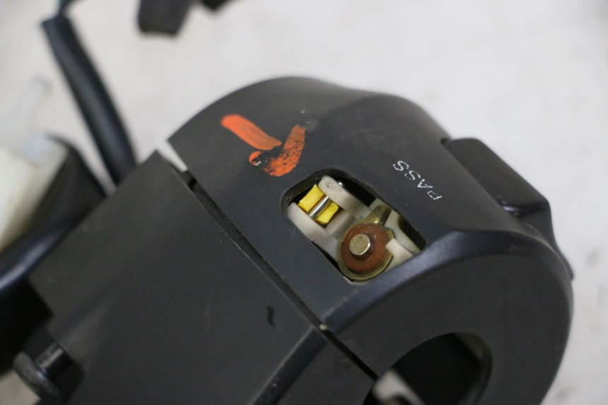 photo de CONMUTADOR IZQUIERDA SYM JOYMAX 125 (2010 - 2017)
