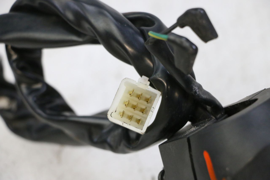 photo de CONMUTADOR IZQUIERDA SYM JOYMAX 125 (2010 - 2017)