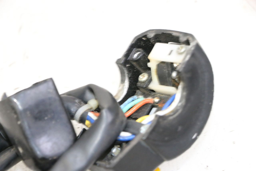 photo de INTERRUPTOR DE LUCES IZQUIERDO PEUGEOT KISBEE 2T 50 (2010 - 2017)