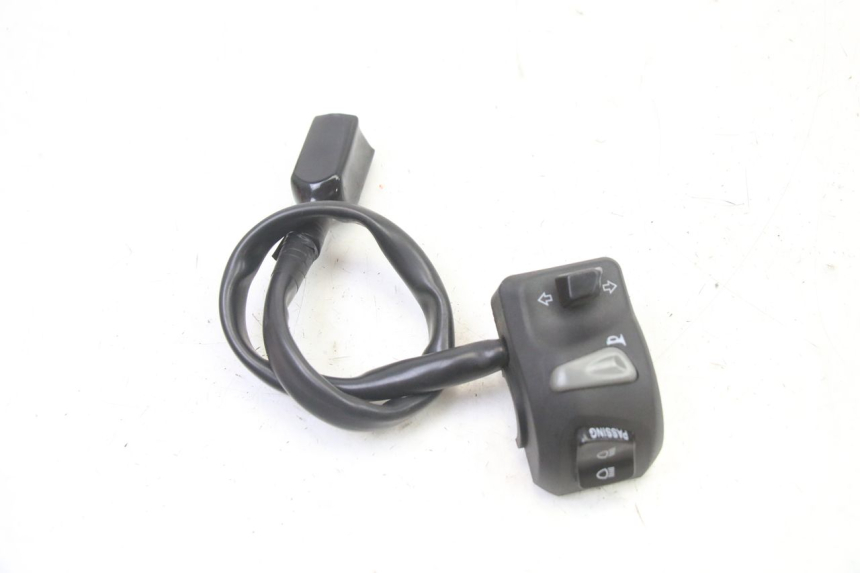 photo de INTERRUPTOR DE LUCES IZQUIERDO PEUGEOT KISBEE 4T 50 (2018 - 2022)