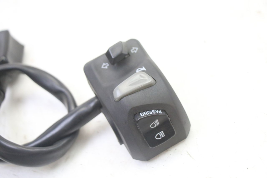 photo de INTERRUPTOR DE LUCES IZQUIERDO PEUGEOT KISBEE 4T 50 (2018 - 2022)