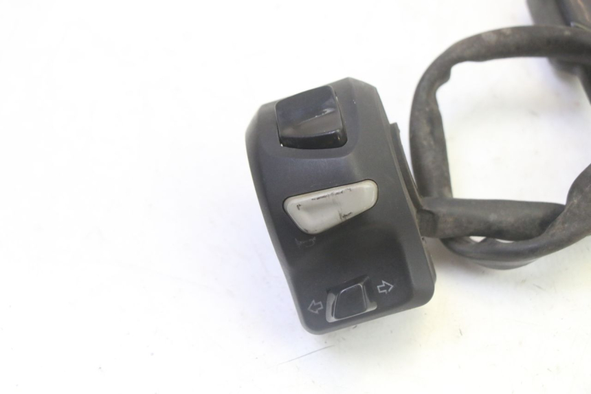 photo de INTERRUPTOR DE LUCES IZQUIERDO PEUGEOT KISBEE 4T 50 (2018 - 2022)