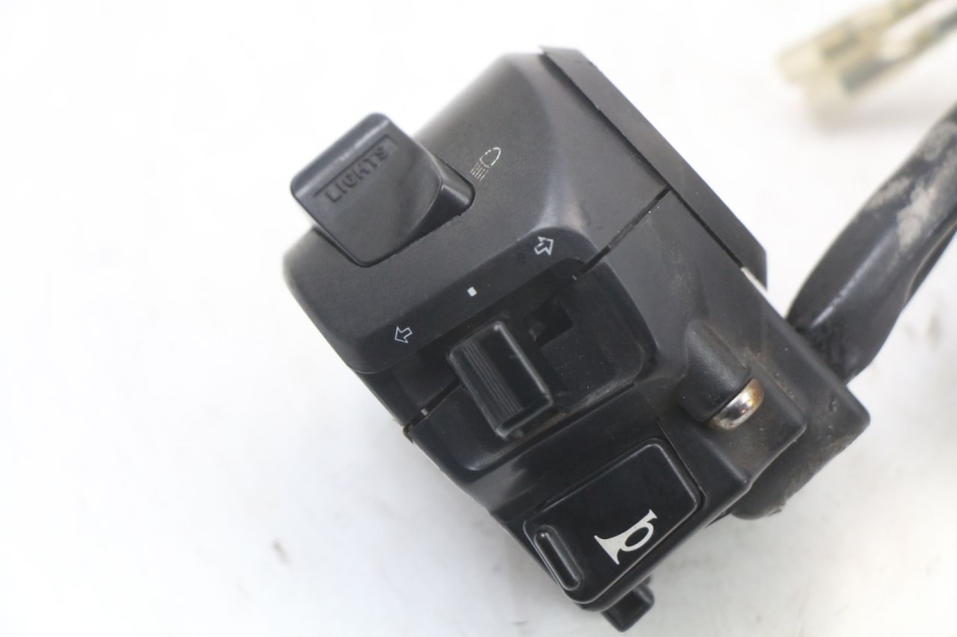 photo de INTERRUPTOR DE LUCES IZQUIERDO KYMCO DINK 4T 50 (2007 - 2018)