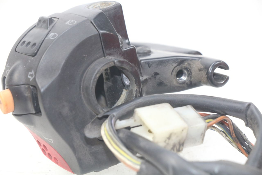 photo de INTERRUPTOR DE LUCES IZQUIERDO PEUGEOT LUDIX 50 (2008 - 2017)