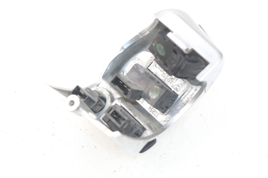 photo de INTERRUPTOR DE LUCES IZQUIERDO. PIAGGIO MP3 LT 400 (2007 - 2012)