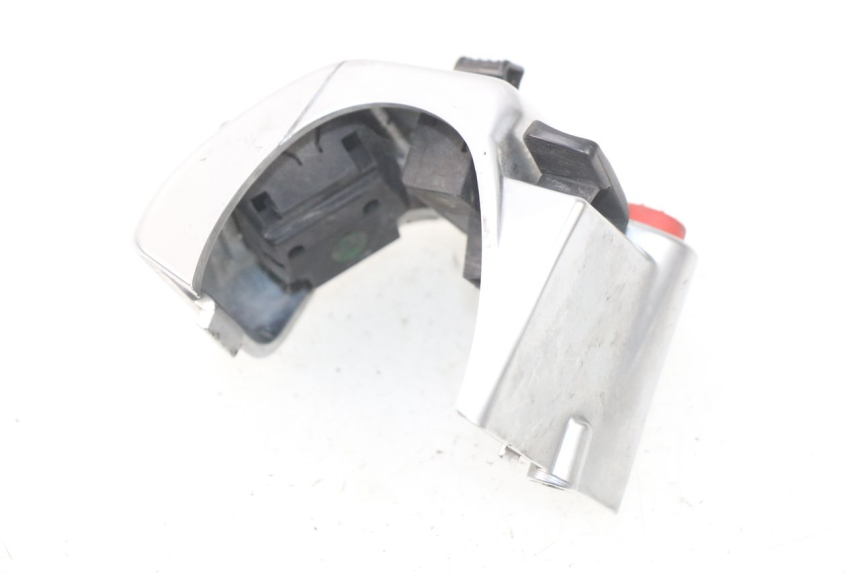 photo de INTERRUPTOR DE LUCES IZQUIERDO. PIAGGIO MP3 LT 400 (2007 - 2012)