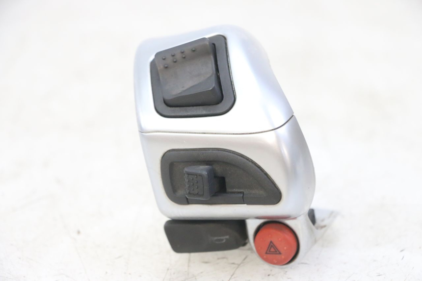 photo de INTERRUPTOR DE LUCES IZQUIERDO. PIAGGIO MP3 LT 400 (2007 - 2012)