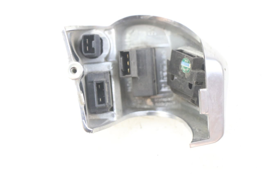 photo de INTERRUPTOR DE LUCES IZQUIERDO PIAGGIO MP3 125 (2006 - 2014)