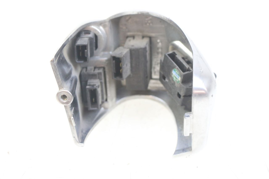 photo de INTERRUPTOR DE LUCES IZQUIERDO PIAGGIO MP3 125 (2006 - 2014)