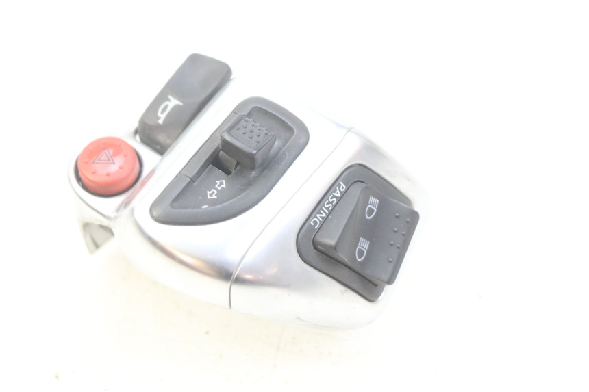 photo de INTERRUPTOR DE LUCES IZQUIERDO PIAGGIO MP3 125 (2006 - 2014)