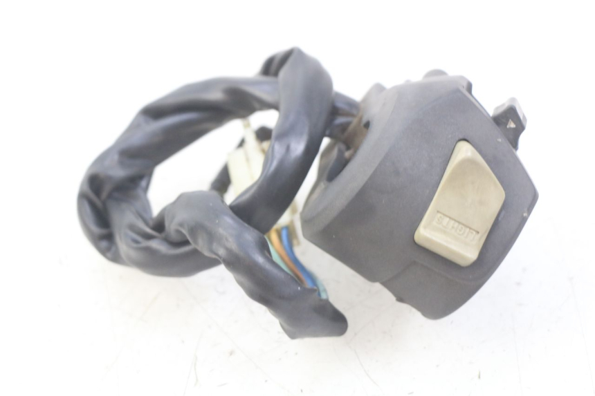 photo de INTERRUPTOR DE LUCES IZQUIERDO SELECT UP OCTALIS 125 (2007 - 2012)