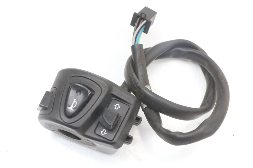 photo de INTERRUPTOR DE LUCES IZQUIERDO HONDA PCX (JF47) 125 (2012 - 2013)