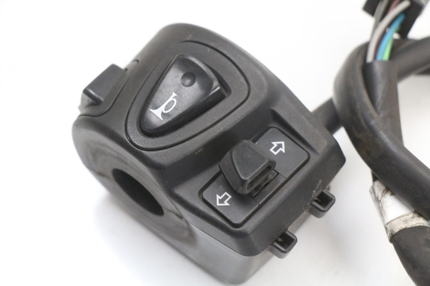 photo de INTERRUPTOR DE LUCES IZQUIERDO HONDA PCX (JF47) 125 (2012 - 2013)