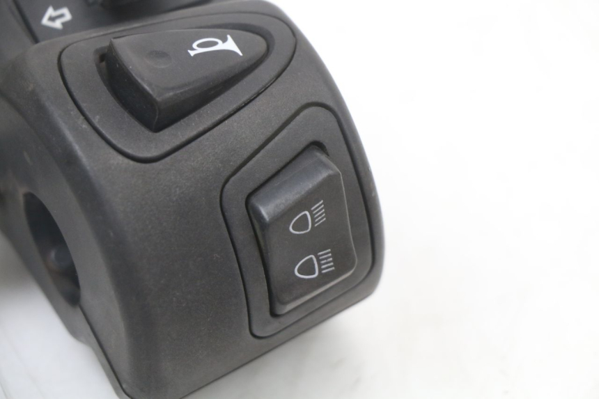 photo de INTERRUPTOR DE LUCES IZQUIERDO HONDA PCX (JF47) 125 (2012 - 2013)