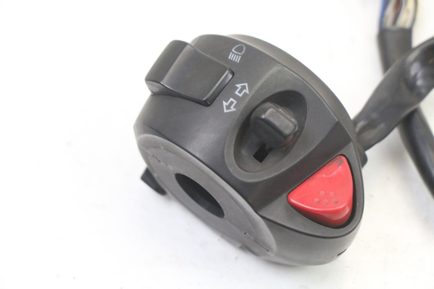 photo de INTERRUPTOR DE LUCES IZQUIERDO PEUGEOT CITYSTAR 125 (2011 - 2017)
