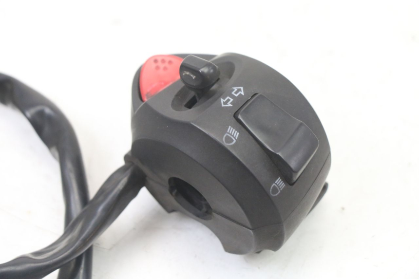 photo de INTERRUPTOR DE LUCES IZQUIERDO PEUGEOT CITYSTAR 125 (2011 - 2017)
