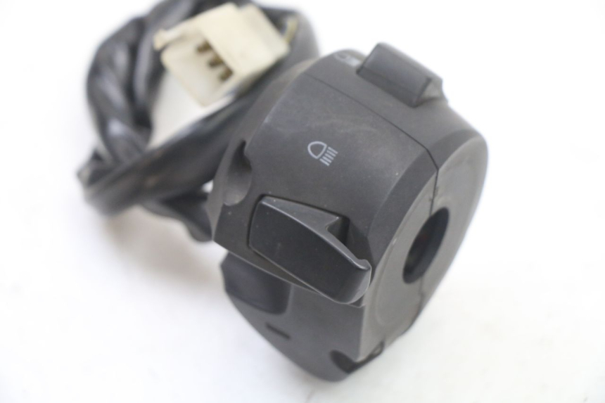 photo de INTERRUPTOR DE LUCES IZQUIERDO PEUGEOT CITYSTAR 125 (2011 - 2017)