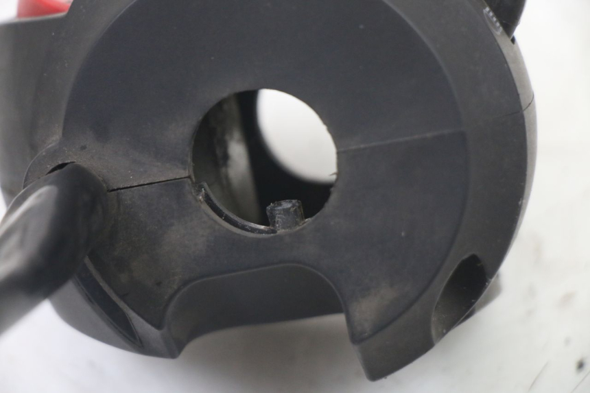 photo de INTERRUPTOR DE LUCES IZQUIERDO PEUGEOT CITYSTAR 125 (2011 - 2017)