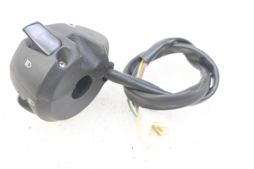 photo de INTERRUPTOR DE LUCES IZQUIERDO PEUGEOT CITYSTAR 2T 50 (2018 - 2021)