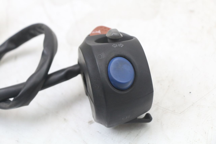 photo de INTERRUPTOR DE LUCES IZQUIERDO PEUGEOT ELYSTAR 50 (2002 - 2014)