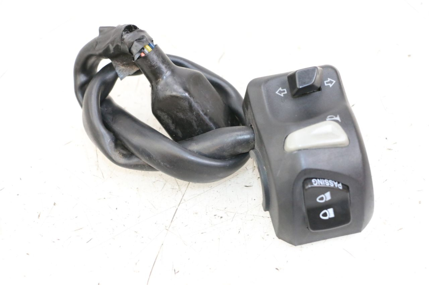 photo de INTERRUPTOR DE LUCES IZQUIERDO PEUGEOT KISBEE 4T 50 (2018 - 2022)