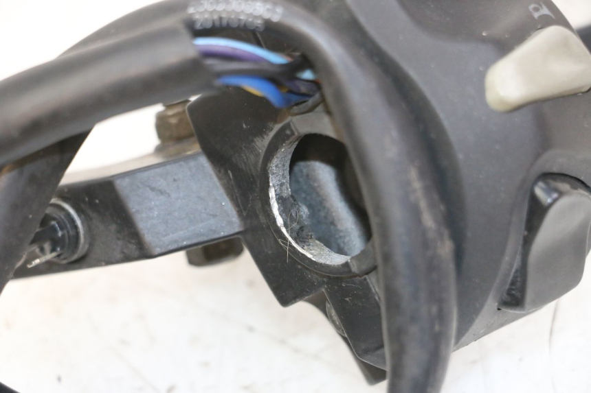 photo de INTERRUPTOR DE LUCES IZQUIERDO PEUGEOT KISBEE 4T 50 (2010 - 2017)
