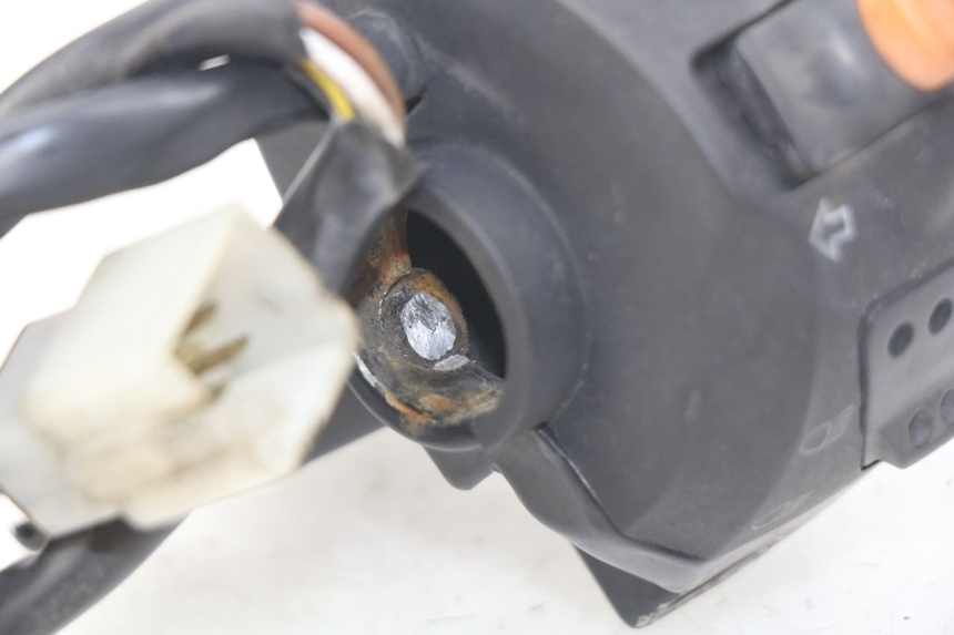 photo de INTERRUPTOR DE LUCES IZQUIERDO PEUGEOT LUDIX 50 (2008 - 2017)