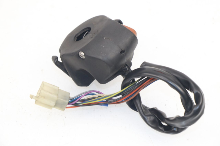 photo de INTERRUPTOR DE LUCES IZQUIERDO PEUGEOT SATELIS 125 (2006 - 2009)