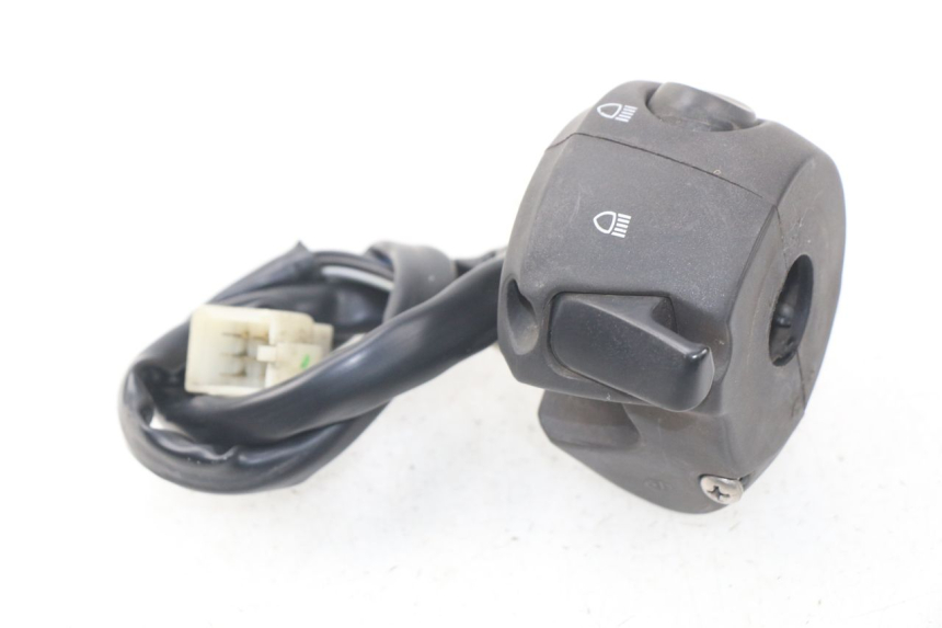 photo de INTERRUPTOR DE LUCES IZQUIERDO PEUGEOT SATELIS 125 (2006 - 2009)