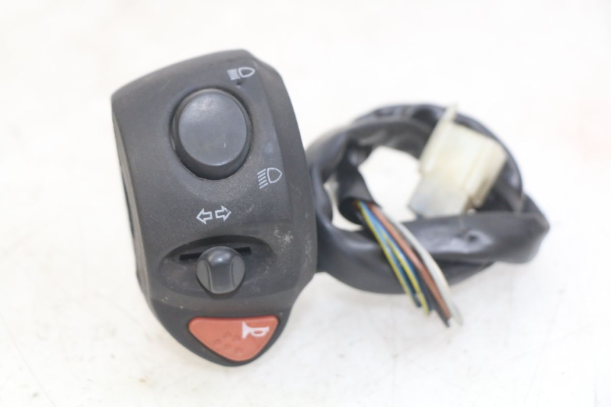 photo de INTERRUPTOR DE LUCES IZQUIERDO PEUGEOT SATELIS 125 (2010 - 2012)