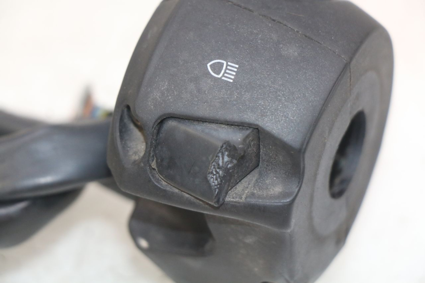 photo de INTERRUPTOR DE LUCES IZQUIERDO PEUGEOT SATELIS 125 (2010 - 2012)