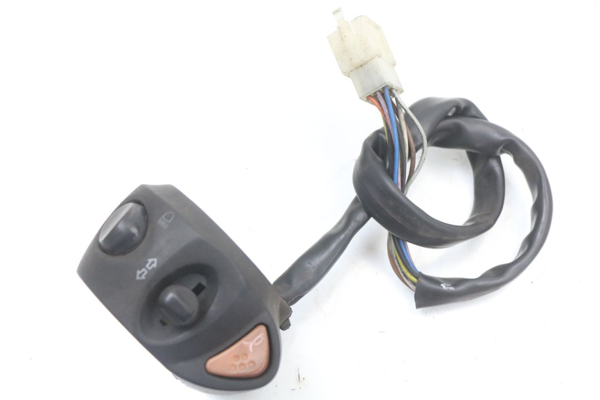 photo de INTERRUPTOR DE LUCES IZQUIERDO PEUGEOT SATELIS 125 (2010 - 2012)