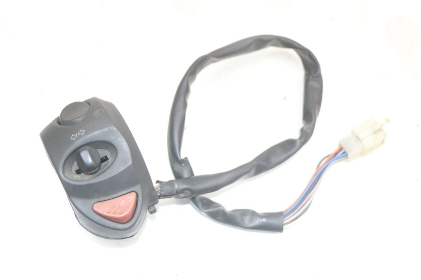 photo de INTERRUPTOR DE LUCES IZQUIERDO PEUGEOT SATELIS 125 (2010 - 2012)