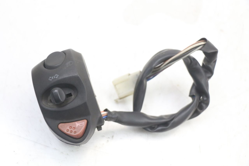 photo de INTERRUPTOR DE LUCES IZQUIERDO PEUGEOT SATELIS 125 (2010 - 2012)