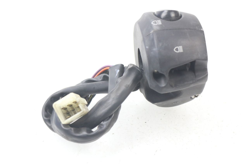 photo de INTERRUPTOR DE LUCES IZQUIERDO PEUGEOT SATELIS COMPRESSOR K15 125 (2006 - 2009)