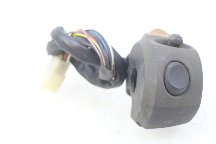 photo de INTERRUPTOR DE LUCES IZQUIERDO PEUGEOT SATELIS COMPRESSOR K15 125 (2006 - 2009)