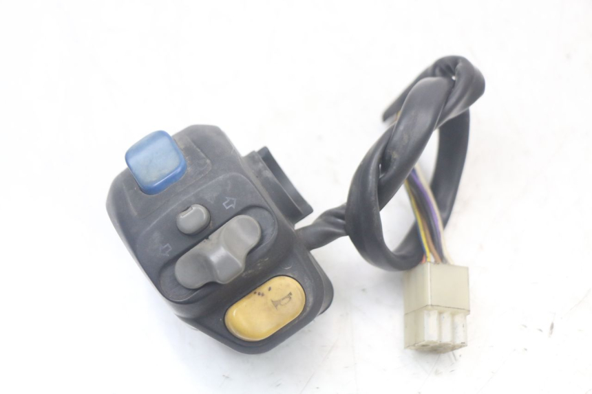 photo de INTERRUPTOR DE LUCES IZQUIERDO PEUGEOT SPEEDFIGHT 100 (1997 - 2007)