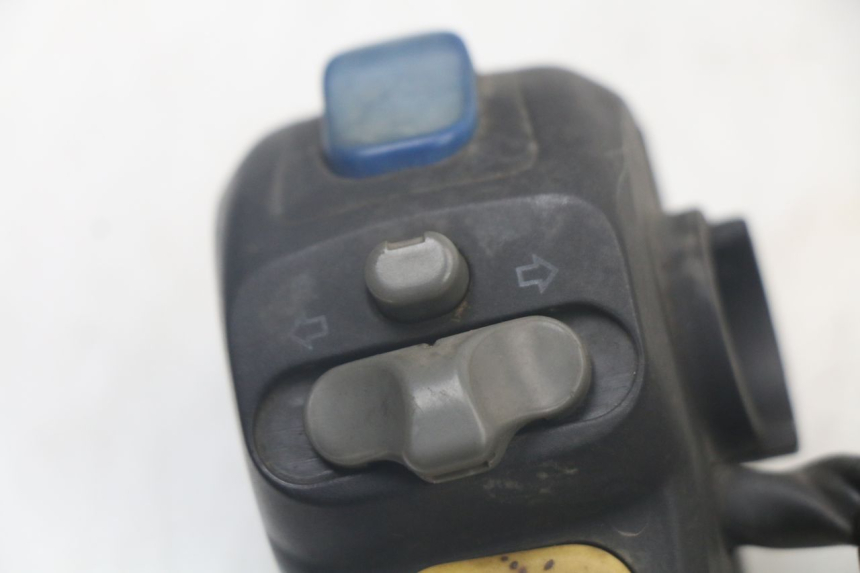 photo de INTERRUPTOR DE LUCES IZQUIERDO PEUGEOT SPEEDFIGHT 100 (1997 - 2007)